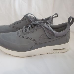 Women's Nike Thea 7.5
